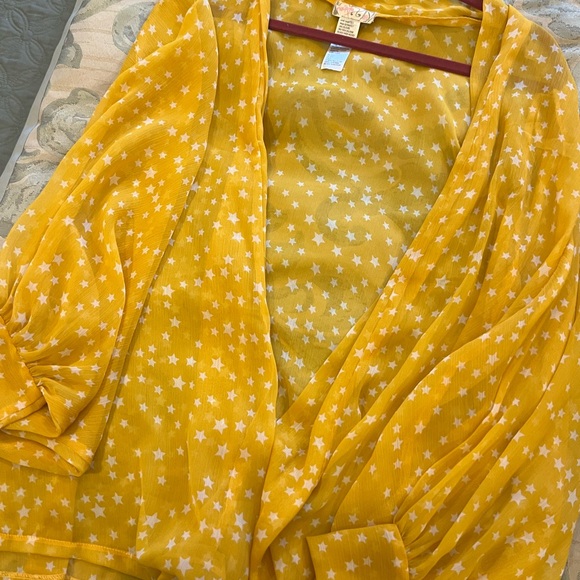 Yellow Star Print Women's Top - Picture 6 of 10